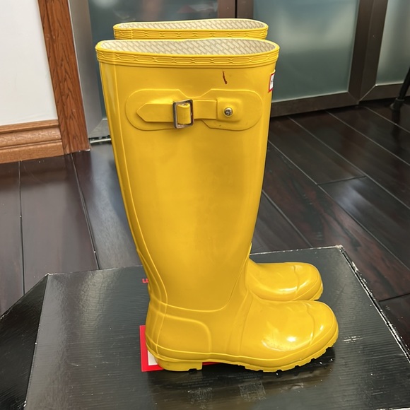 Hunter Yellow Boots Tall - Picture 4 of 7